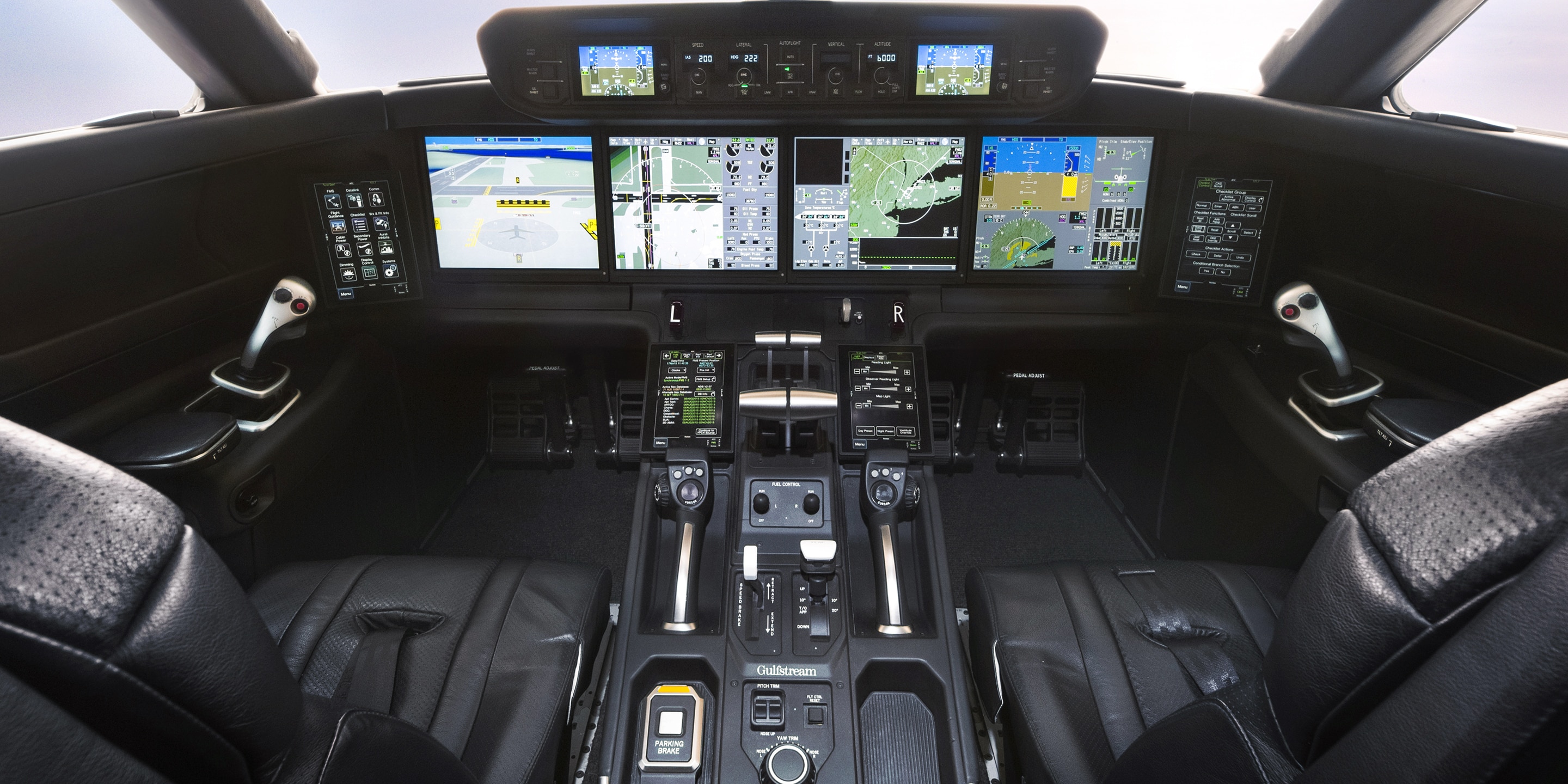  Image of  the advanced Symmetry Flight Deck found in modern Gulfstream business jets, specifically models such as the G500, G600, G700, and G800. 