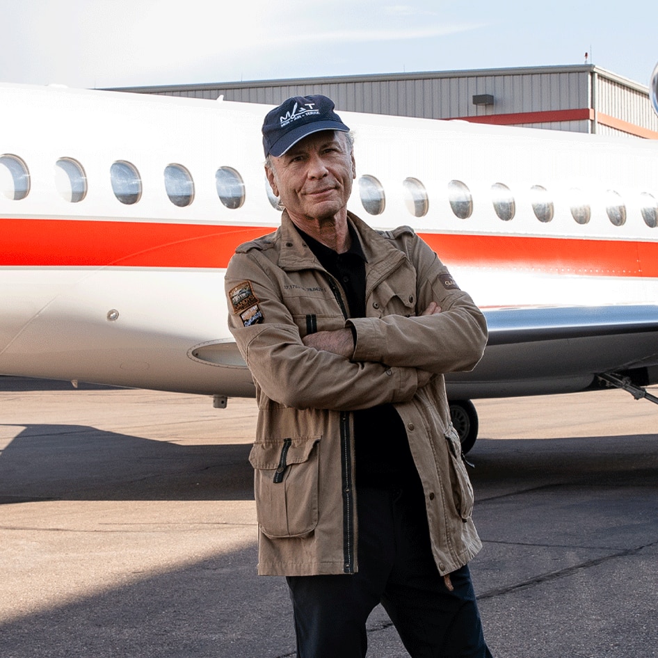 Iron Maiden's Bruce Dickinson Sings Praises of Honeywell Avionics